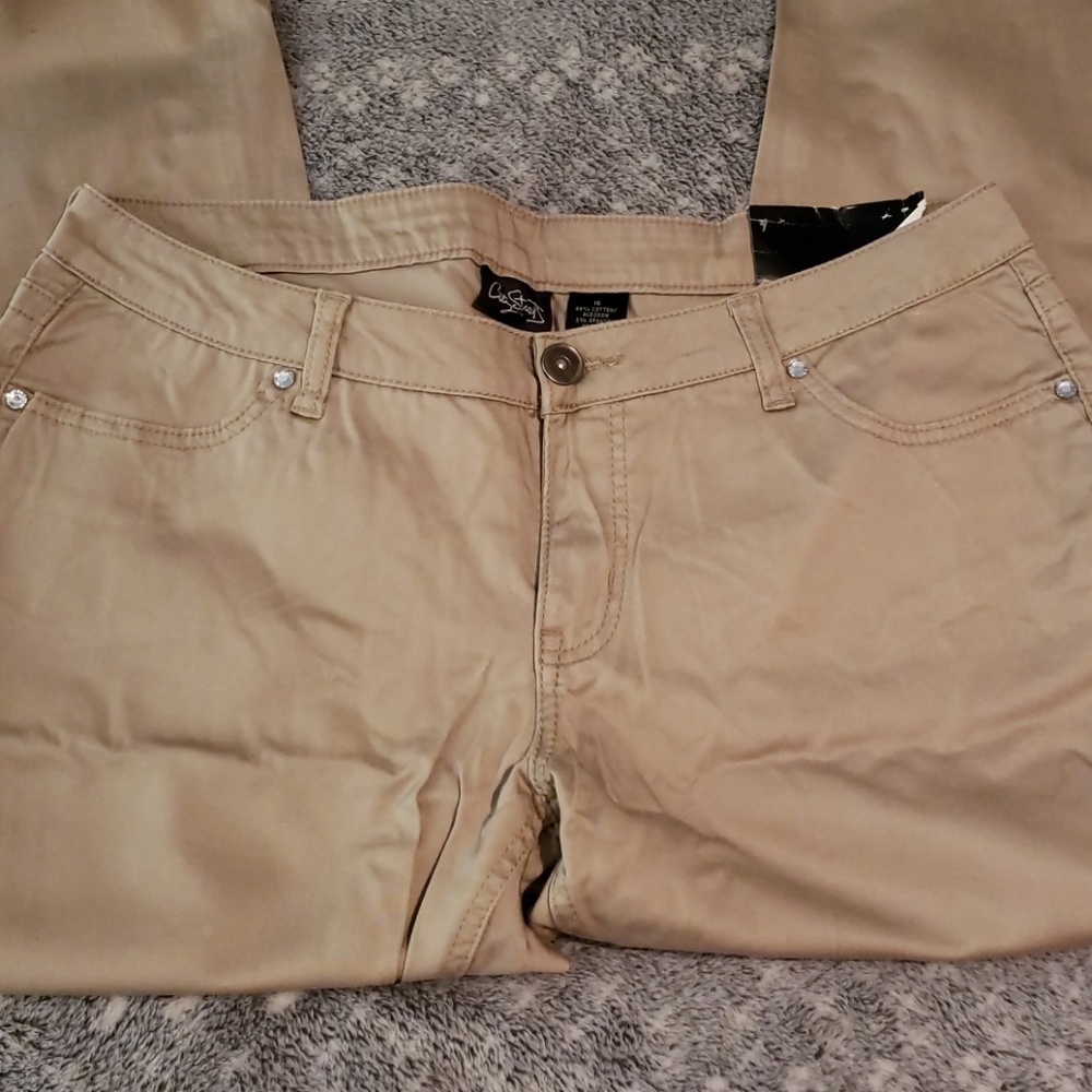 Khakis - Picture 4 of 4